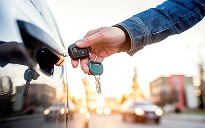 What Are The Things The Automotive Locksmiths Do And What To Do Before Hiring Them