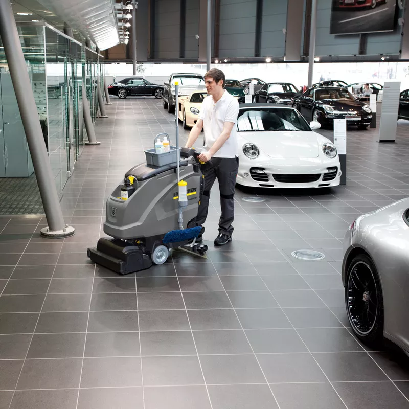 showroom cleaning